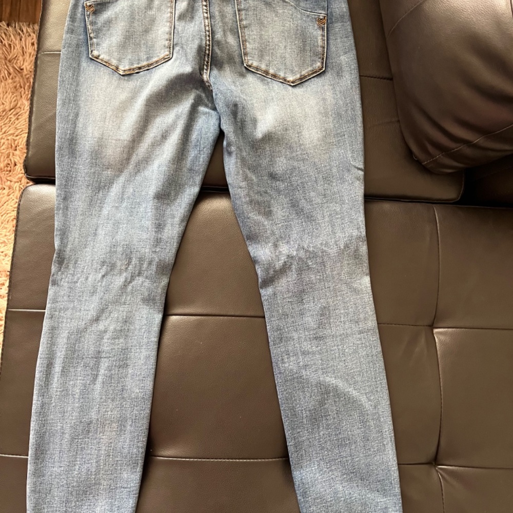 Distressed Jeans - Picture 2 of 3